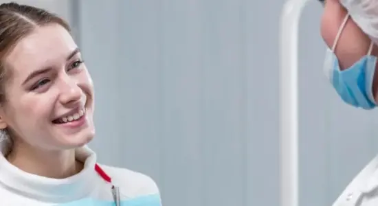 patient-shaking-hand-with-dentist-1
